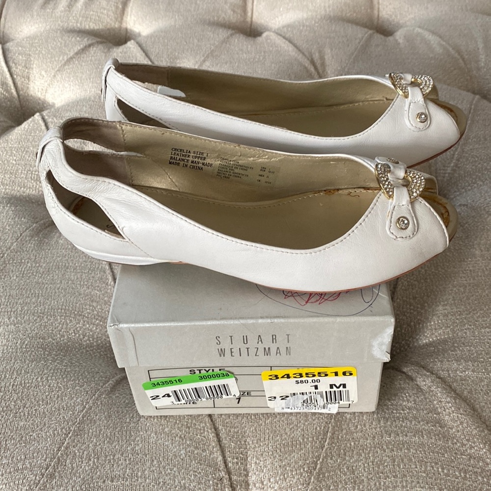 Stuart Weitzman open toe girls flat dress shoe-Size 1